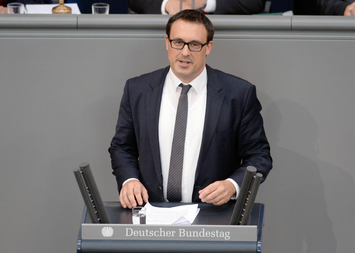 Bartol, Sören Bartol Sören, SPD, Bundestagsabgeordneter, Abgeordneter, Mitglied Deutscher Bundestag, MdB, Rede, 51. Sitzung, ZP 1, Thema: Aktuelle Stunde zu den Ergebnissen des Wohngipfels der Bundesregierung; Rednerpult.