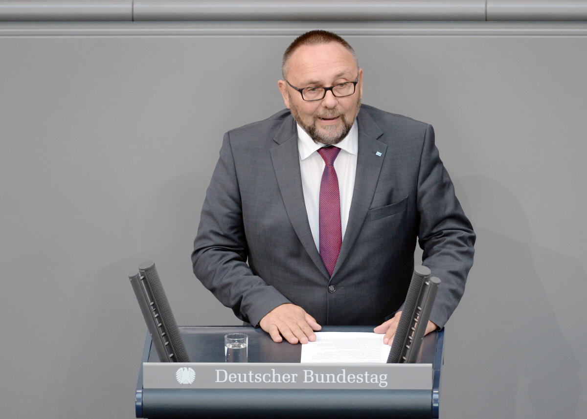 Magnitz, Frank Frank Magnitz, AfD, Bundestagsabgeordneter, Abgeordneter, Mitglied Deutscher Bundestag, MdB, Rede, 51. Sitzung, ZP 1, Thema: Aktuelle Stunde zu den Ergebnissen des Wohngipfels der Bundesregierung.; Rednerpult.