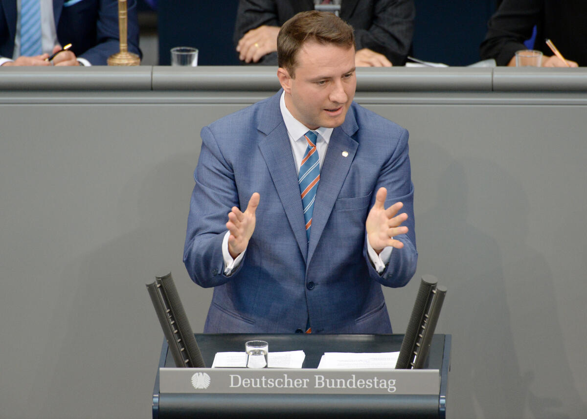Hauptmann, Mark Mark Hauptmann, CDU/CSU, Bundestagsabgeordneter, Abgeordneter, Mitglied Deutscher Bundestag, MdB, Rede, 52. Sitzung, Top 3, Thema: Jahresbericht zum Stand der Deutschen Einheit 2018.; Rednerpult.