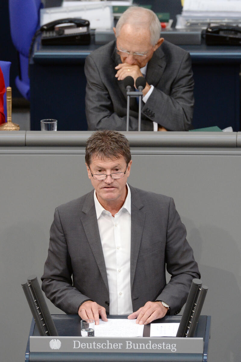 Pilger, Detlev; Schäuble, Wolfgang Detlev Pilger, SPD, Bundestagsabgeordneter, Abgeordneter, Mitglied Deutscher Bundestag, MdB, Rede, 49. Sitzung, Top 1 Epl 06, Thema: Inneres, Bau und Heimat - Haushaltsgesetz 2019, Vorsitz: Bundestagspräsident Dr. Wolfgang Schäuble, CDU/CSU.; Rednerpult.