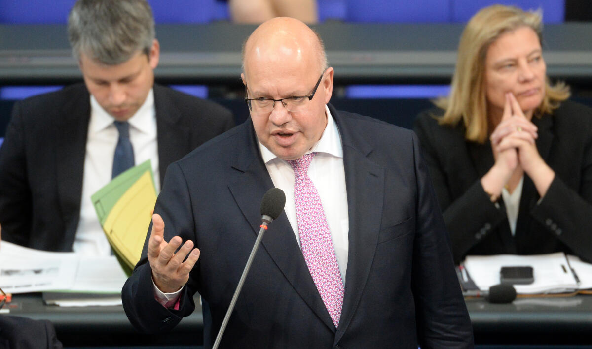 Peter Altmaier, CDU/CSU, Bundesminister für Wirtschaft und Energie, bei der Befragung der Bundesregierung. Berlin 25. April.2018. Altmaier, Peter Peter Altmaier, CDU/CSU, Bundesminister für Wirtschaft und Energie, bei der Befragung der Bundesregierung. Berlin 25. April.2018.