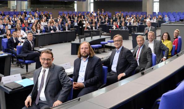 Schön, Nadine; Nahles, Andrea; Holm, Leif-Erik; Lindner, Christian; Bartsch, Dietmar; Hofreiter, Anton; Lange, Ulrich Reichstagsgebäude, Plenarsaal