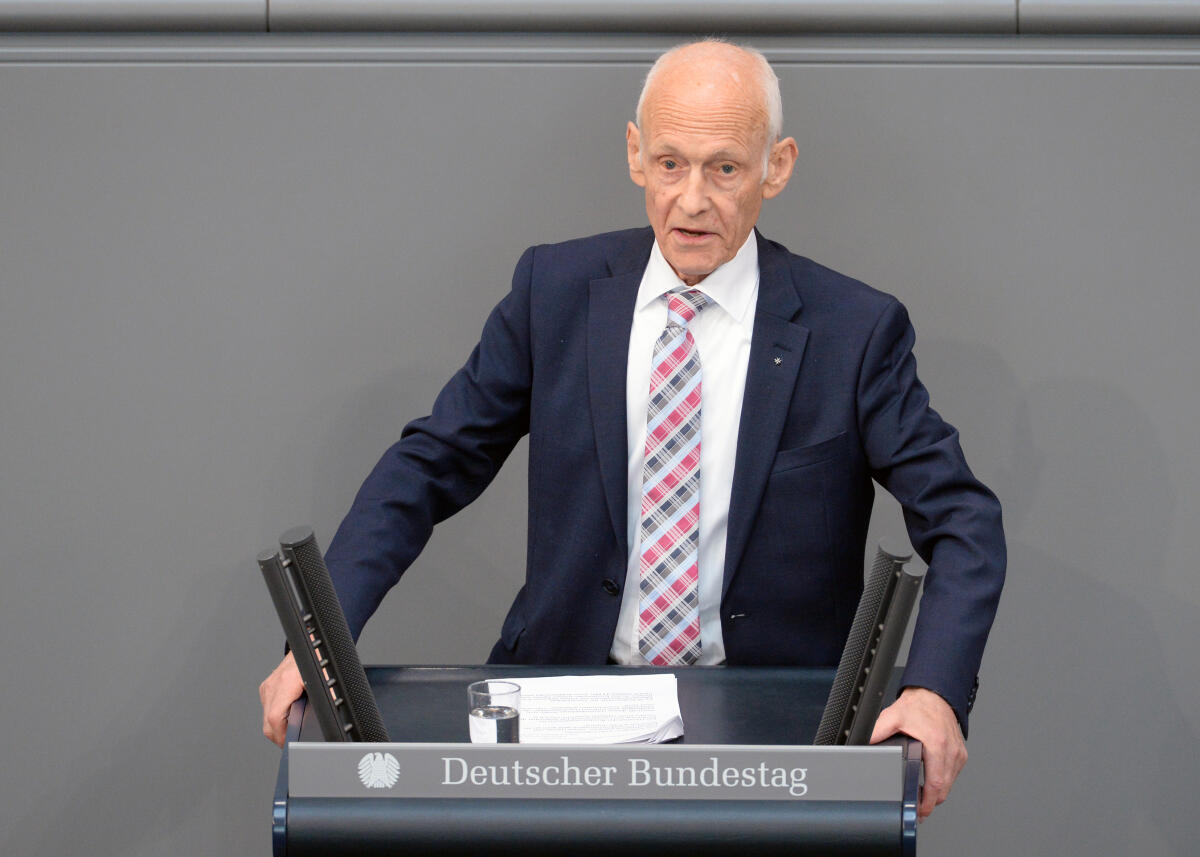 Gottberg, Wilhelm von Wilhelm von Gottberg, AfD, Bundestagsabgeordneter, Abgeordneter, Mitglied Deutscher Bundestag, MdB, Rede, 46. Sitzung, Top 1 EPL 10, Thema: Ernährung und Landwirtschaft.; Rednerpult.