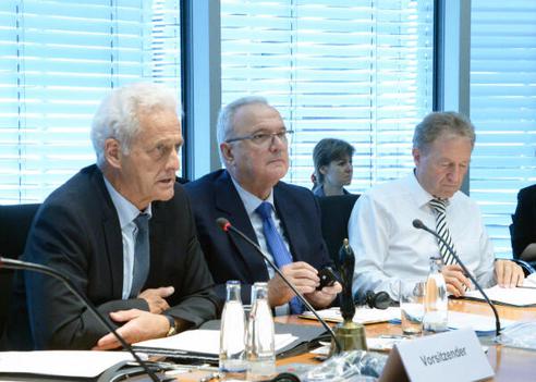 Ramsauer, Peter; Mimica, Neven; Barthle, Norbert Paul-Löbe-Haus, Sitzungssaal