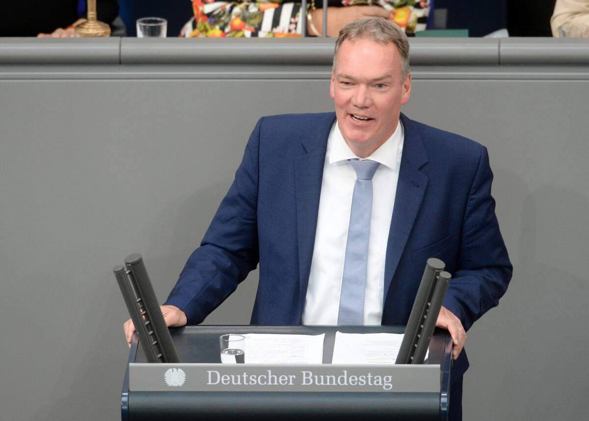 Steier, Andreas Andreas Steier, CDU/CSU, Bundestagsabgeordneter, Abgeordneter, Mitglied Deutscher Bundestag, MdB, Rede, 40. Sitzung, Top 20, Thema: Agentur für radikale Innovation.; Rednerpult.