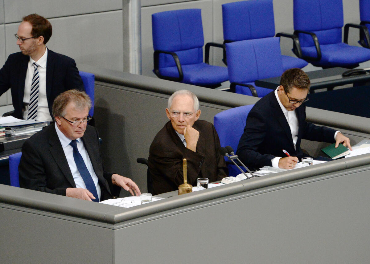 Schäuble, Wolfgang; Hemmelgarn, Udo; Schrodi, Michael Schriftführer: Udo Hemmelgarn, (li), AfD, Michael Schrodi, SPD, Vorsitz: Bundestagspräsident Dr. Wolfgang Schäuble, CDU/CSU, 38. Sitzung Deutscher Bundestag.