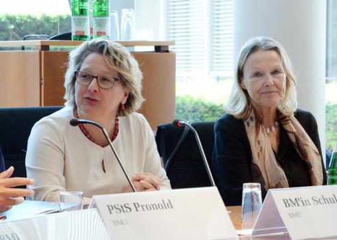 Kotting-Uhl, Sylvia; Schulze, Svenja Paul-Löbe-Haus, Sitzungssaal