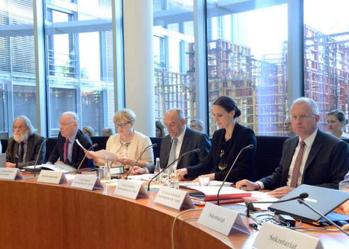 Bartke, Matthias; Kramme, Anette; Holsboer, Valerie; Scheele, Detlef; Schuberth, Klaus Paul-Löbe-Haus, Sitzungssaal
