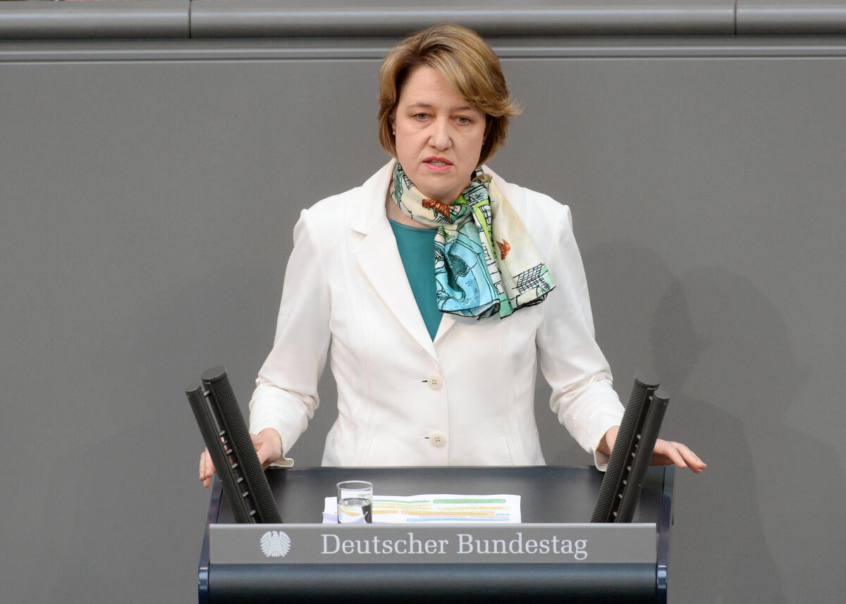 Dr. Anja Weisgerber, CDU/CSU, Bundestagsabgeordnete, Abgeordnete, Mitglied Deutscher Bundestag, MdB, Rede, 31. Sitzung, Top 1 Epl 16, Thema: Haushaltsgesetz 2018 - Umwelt, Naturschutz und nukleare Sicherheit.; Rednerpult. Weisgerber, Anja Dr. Anja Weisgerber, CDU/CSU, Bundestagsabgeordnete, Abgeordnete, Mitglied Deutscher Bundestag, MdB, Rede, 31. Sitzung, Top 1 Epl 16, Thema: Haushaltsgesetz 2018 - Umwelt, Naturschutz und nukleare Sicherheit.; Rednerpult.
