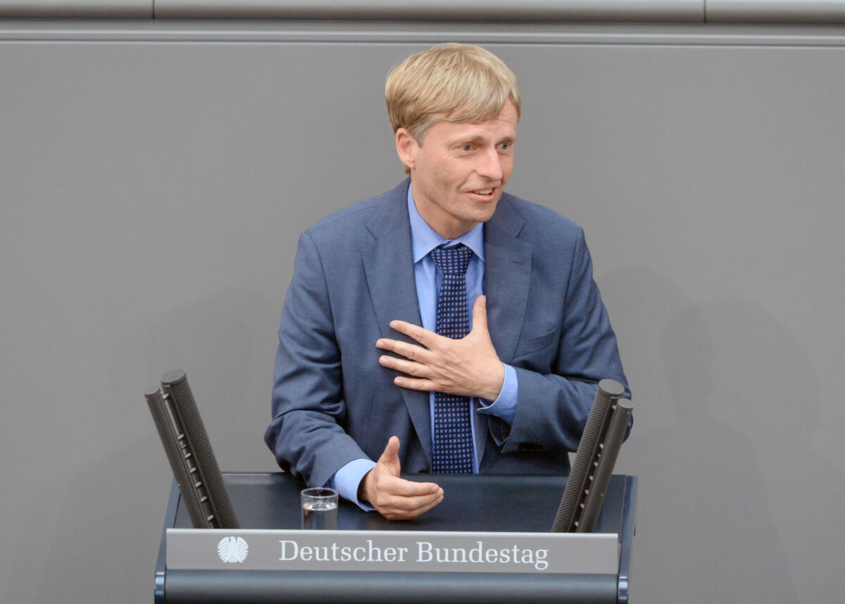 Kruse, Rüdiger Rüdiger Kruse, CDU/CSU, Bundestagsabgeordneter, Abgeordneter, Mitglied Deutscher Bundestag, MdB, Rede, 31. Sitzung, Top 1 Epl 12, Thema: Haushaltsgesetz 2018 - Verkehr und digitale Infrastruktur.; Rednerpult.