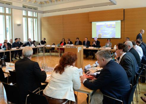 Krichbaum, Gunther; Barnier, Michel Jakob-Kaiser-Haus, Innenansicht