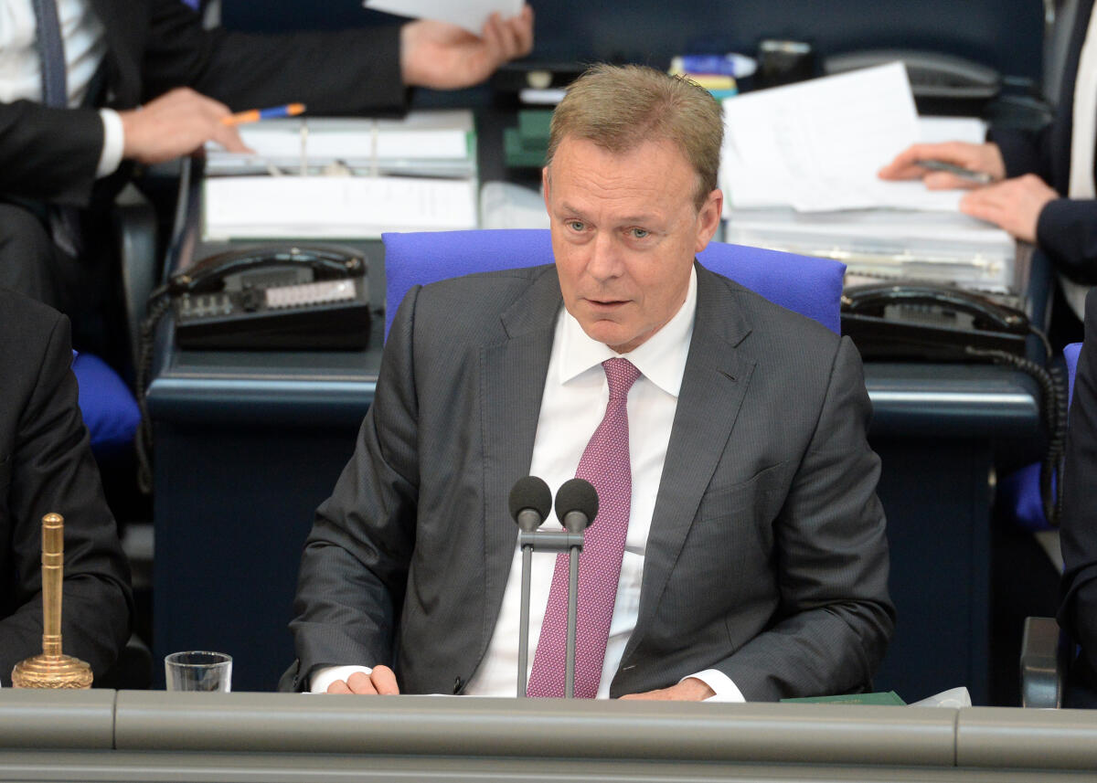 Vorsitz: Bundestagsvizepräsident Thomas Oppermann, SPD, Deutscher Bundestag, 26. Sitzung. Oppermann, Thomas Vorsitz: Bundestagsvizepräsident Thomas Oppermann, SPD, Deutscher Bundestag, 26. Sitzung.