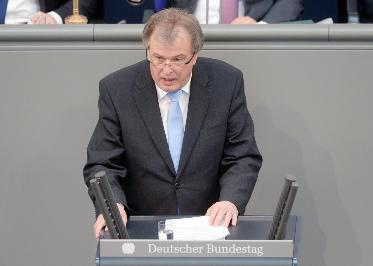 Hemmelgarn, Udo Udo Hemmelgarn, AfD, Bundestagsabgeordneter, Abgeordneter, Mitglied Deutscher Bundestag, MdB, Rede, 26. Sitzung, Top 6, Thema: Wohnungsbau.; Rednerpult.