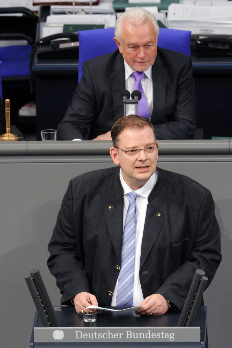 Lechte, Ulrich; Kubicki, Wolfgang Ulrich Lechte, FDP, Bundestagsabgeordneter, Abgeordneter, Mitglied Deutscher Bundestag, MdB, Rede, 20. Sitzung, Top 14, Thema: Vorgehen der Türkei in Syrien, Vorsitz: Bundestagsvizepräsident Wolfgang Kubicki, FDP.; Rednerpult.