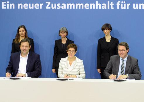 Kramp-Karrenbauer, Annegret; Scheuer, Andreas; Klingbeil, Lars Paul-Löbe-Haus, Innenansicht