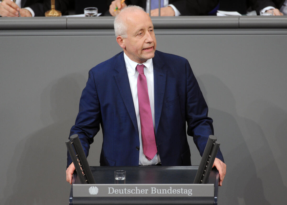 Dr. Wieland Schinnenburg, FDP, Bundestagsabgeordneter, Abgeordneter, Mitglied Deutscher Bundestag, MdB, Rede, 14. Sitzung, Top 11, Thema: Cannabis-Modellprojekte.; Rednerpult. Schinnenburg, Wieland Dr. Wieland Schinnenburg, FDP, Bundestagsabgeordneter, Abgeordneter, Mitglied Deutscher Bundestag, MdB, Rede, 14. Sitzung, Top 11, Thema: Cannabis-Modellprojekte.; Rednerpult.