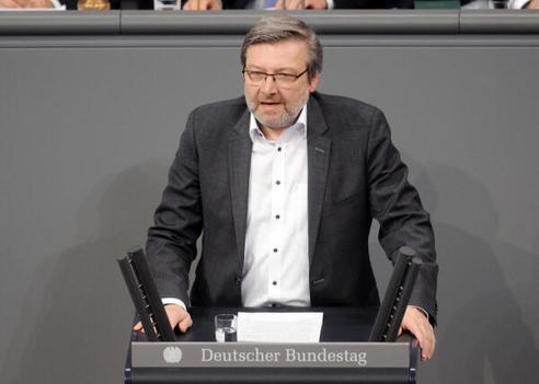 Heidenblut, Dirk Reichstagsgebäude, Plenarsaal