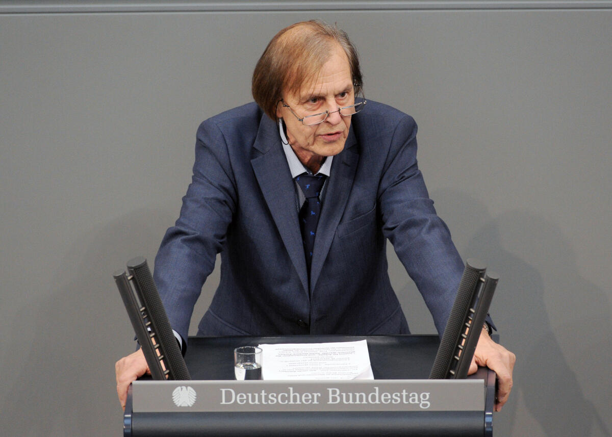 Spangenberg, Detlev Detlev Spangenberg, AfD, Bundestagsabgeordneter, Abgeordneter, Mitglied Deutscher Bundestag, MdB, Rede, 12. Sitzung, ZP 9 Thema: Aktuelle Stunde zu Abgasversuchen an Menschen und Affen.; Rednerpult.