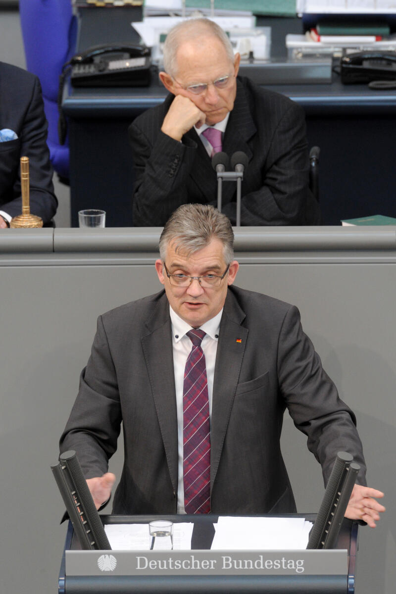 Feiler, Uwe; Schäuble, Wolfgang Uwe Feiler, CDU/CSU, Bundestagsabgeordneter, Abgeordneter, Mitglied Deutscher Bundestag, MdB, Rede, 14. Sitzung, Top 3, Thema: Regierungserklärung zur Tagung der Staats- und Regierungschefs der EU-27, Vorsitz: Bundestagspräsident Dr. Wolfgang Schäuble, CDU/CSU.; Rednerpult.