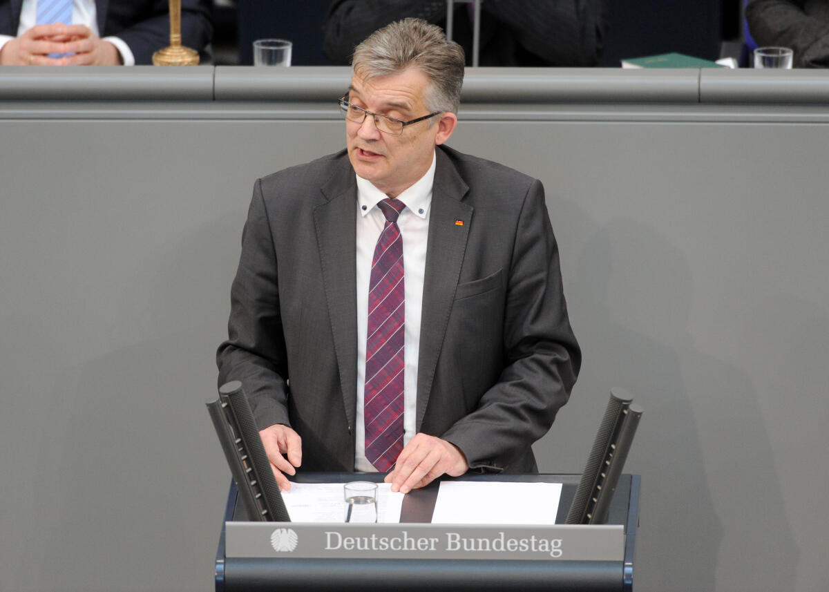 Feiler, Uwe Uwe Feiler, CDU/CSU, Bundestagsabgeordneter, Abgeordneter, Mitglied Deutscher Bundestag, MdB, Rede, 14. Sitzung, Top 3, Thema: Regierungserklärung zur Tagung der Staats- und Regierungschefs der EU-27.; Rednerpult.