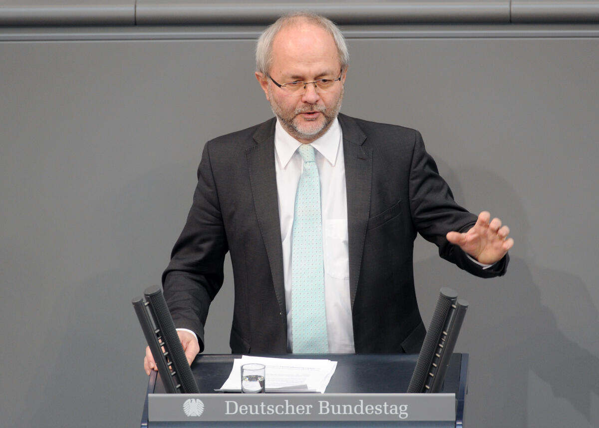 Klein, Volkmar Volkmar Klein, CDU/CSU, Bundestagsabgeordneter, Abgeordneter, Mitglied Deutscher Bundestag, MdB, Rede, 12. Sitzung, ZP 8, Thema: Globale Bildungspartnerschaft.; Rednerpult.