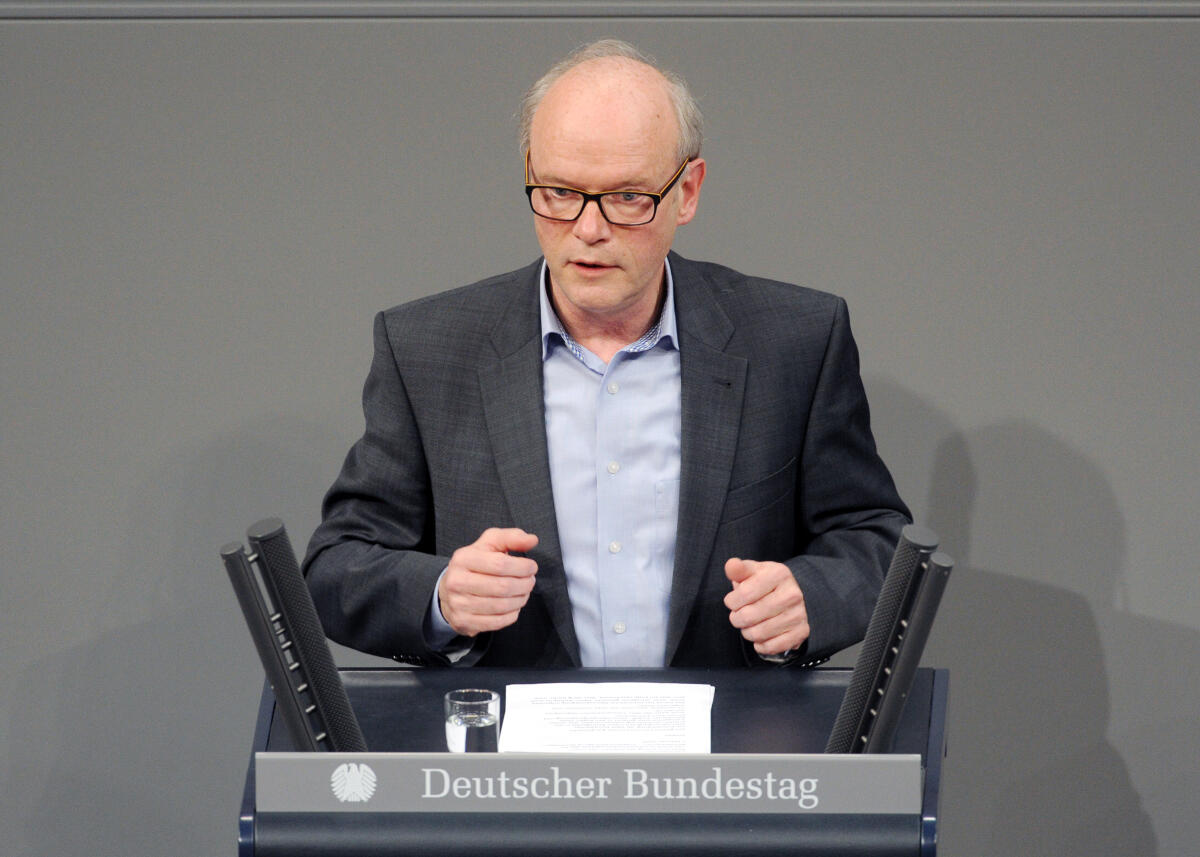 Kapschack, Ralf Ralf Kapschak, SPD, Bundestagsabgeordneter, Abgeordneter, Mitglied Deutscher Bundestag, MdB, Rede, 11. Sitzung, Top 11, Thema: Krankenversicherungsbeiträge für Betriebsrenten.; Rednerpult.