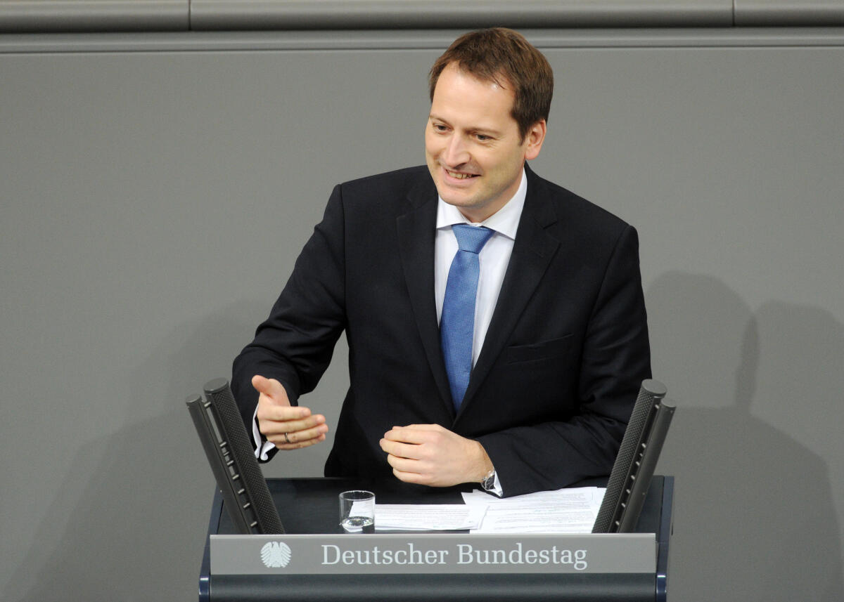 Höferlin, Manuel Manuel Höferlin, FDP, Bundestagsabgeordneter, Abgeordneter, Mitglied Deutscher Bundestag, MdB, Rede, 11. Sitzung, Top 10, Thema: Chancen der Digitalisierung.; Rednerpult.