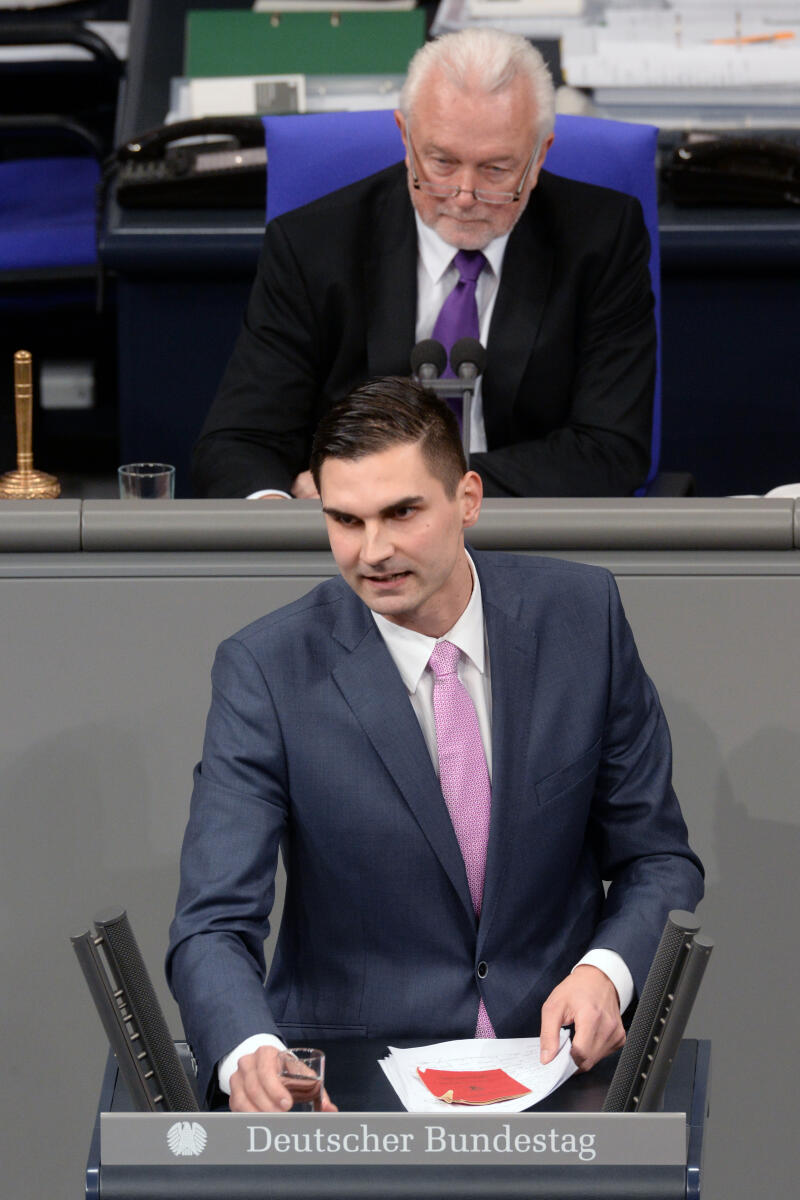 Müller, Sepp; Kubicki, Wolfgang Sepp Müller, CDU/CSU, Bundestagsabgeordneter, Abgeordneter, Mitglied Deutscher Bundestag, MdB, Rede, 10. Sitzung, ZP, Thema: Aktuelle Stunde zu einer europäischen Bankenunion, Vorsitz: Bundestagsvizepräsident Wolfgang Kubicki, FDP.; Rednerpult.