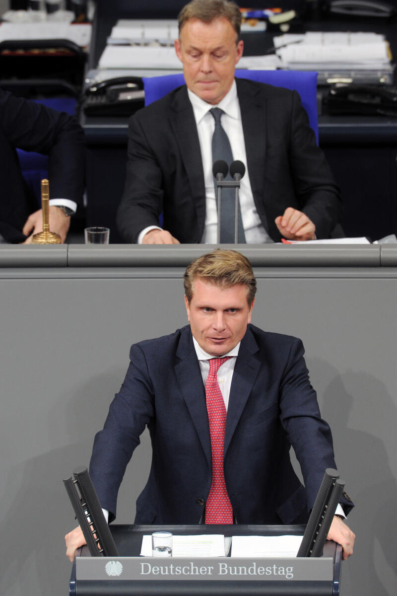 Bareiß, Thomas; Oppermann, Thomas Thomas Bareiß, CDU/CSU, Bundestagsabgeordneter, Abgeordneter, Mitglied Deutscher Bundestag, MdB, Rede, 7. Sitzung, ZP 1, 17, Thema: Klimaschutz, Vorsitz: Bundestagsvizepräsident Thomas Oppermann, SPD.; Rednerpult.