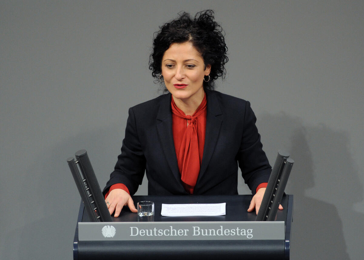 Kiziltepe, Cansel Cansel Kiziltepe, SPD, Bundestagsabgeordnete, Abgeordnete, Mitglied Deutscher Bundestag, MdB, Rede, 7. Sitzung, Top 13, Thema: Vermögensteuer.; Rednerpult.