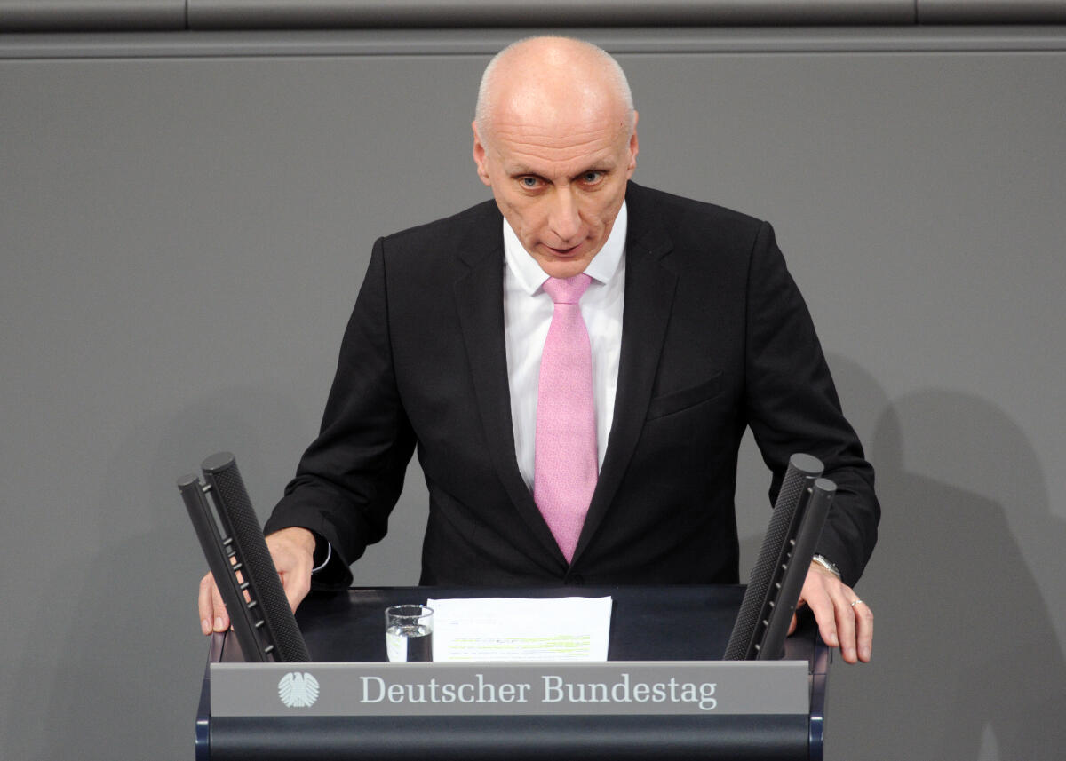 Uwe Schulz, AfD, Bundestagsabgeordneter, Abgeordneter, Mitglied Deutscher Bundestag, MdB, Rede, 7. Sitzung, Top 12, Thema: Digitalisierung in der Landwirtschaft.; Rednerpult. Schulz, Uwe Uwe Schulz, AfD, Bundestagsabgeordneter, Abgeordneter, Mitglied Deutscher Bundestag, MdB, Rede, 7. Sitzung, Top 12, Thema: Digitalisierung in der Landwirtschaft.; Rednerpult.