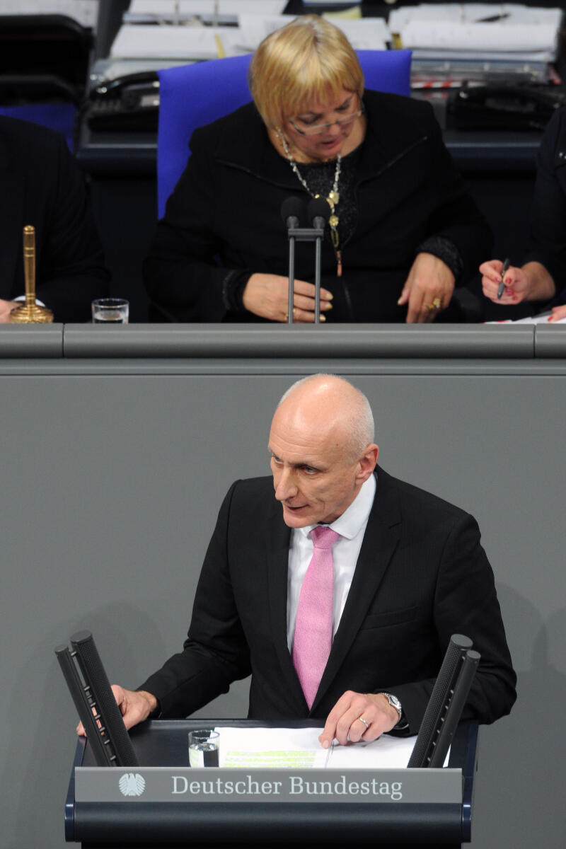 Schulz, Uwe; Roth, Claudia Uwe Schulz, AfD, Bundestagsabgeordneter, Abgeordneter, Mitglied Deutscher Bundestag, MdB, Rede, 7. Sitzung, Top 12, Thema: Digitalisierung in der Landwirtschaft, Vorsitz: Bundestagsvizepräsidentin Claudia Roth, Bündnis 90/Die Grünen.; Rednerpult.