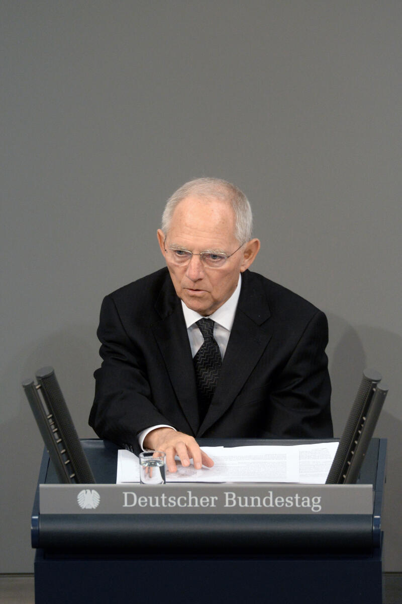 Schäuble, Wolfgang Staatsakt zu Ehren des früheren Bundestagspräsidenten Dr. Philipp Jenninger.; Bundestagspräsident Dr. Wolfgang Schäuble am Rednerpult.