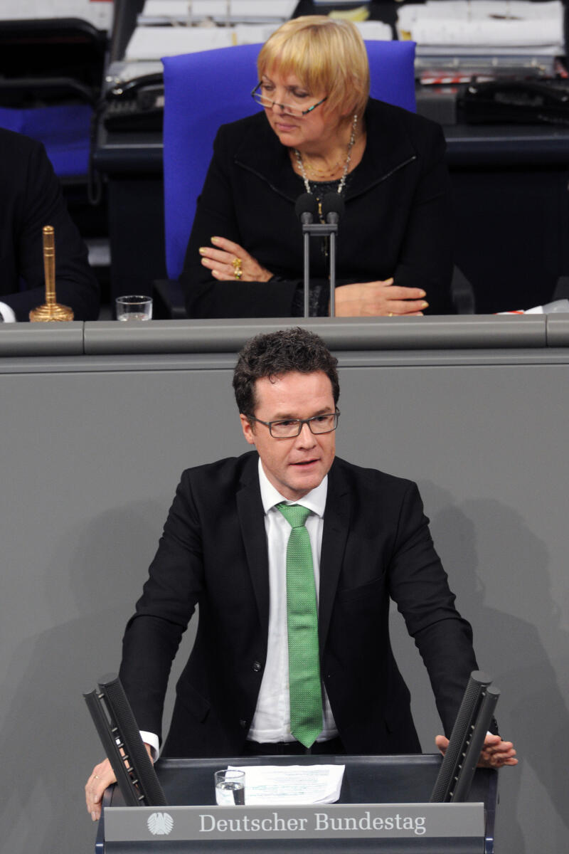 Harald Ebner, Bündnis 90/Die Grünen, Bundestagsabgeordneter, Abgeordneter, Mitglied Deutscher Bundestag, MdB, Rede, 7. Sitzung, Top 12, Thema: Digitalisierung in der Landwirtschaft, Vorsitz: Bundestagsvizepräsidentin Claudia Roth, Bündnis 90/Die Grünen.; Rednerpult. Ebner, Harald; Roth, Claudia Harald Ebner, Bündnis 90/Die Grünen, Bundestagsabgeordneter, Abgeordneter, Mitglied Deutscher Bundestag, MdB, Rede, 7. Sitzung, Top 12, Thema: Digitalisierung in der Landwirtschaft, Vorsitz: Bundestagsvizepräsidentin Claudia Roth, Bündnis 90/Die Grünen.; Rednerpult.