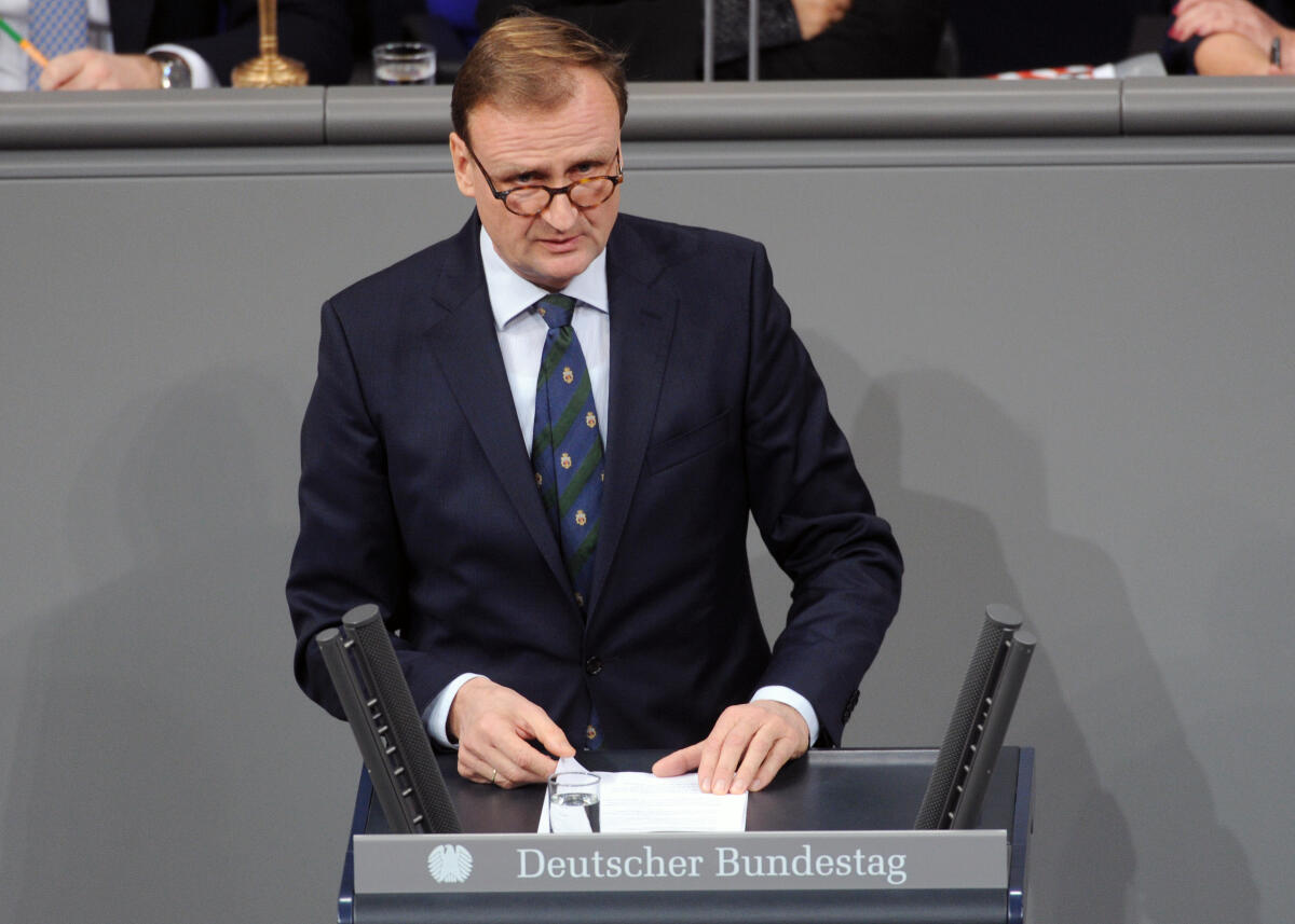 Hans-Georg von der Marwitz, CDU/CSU, Bundestagsabgeordneter, Abgeordneter, Mitglied Deutscher Bundestag, MdB, Rede, 7. Sitzung, Top 12, Thema: Digitalisierung in der Landwirtschaft.; Rednerpult. Marwitz, Hans-Georg von der Hans-Georg von der Marwitz, CDU/CSU, Bundestagsabgeordneter, Abgeordneter, Mitglied Deutscher Bundestag, MdB, Rede, 7. Sitzung, Top 12, Thema: Digitalisierung in der Landwirtschaft.; Rednerpult.