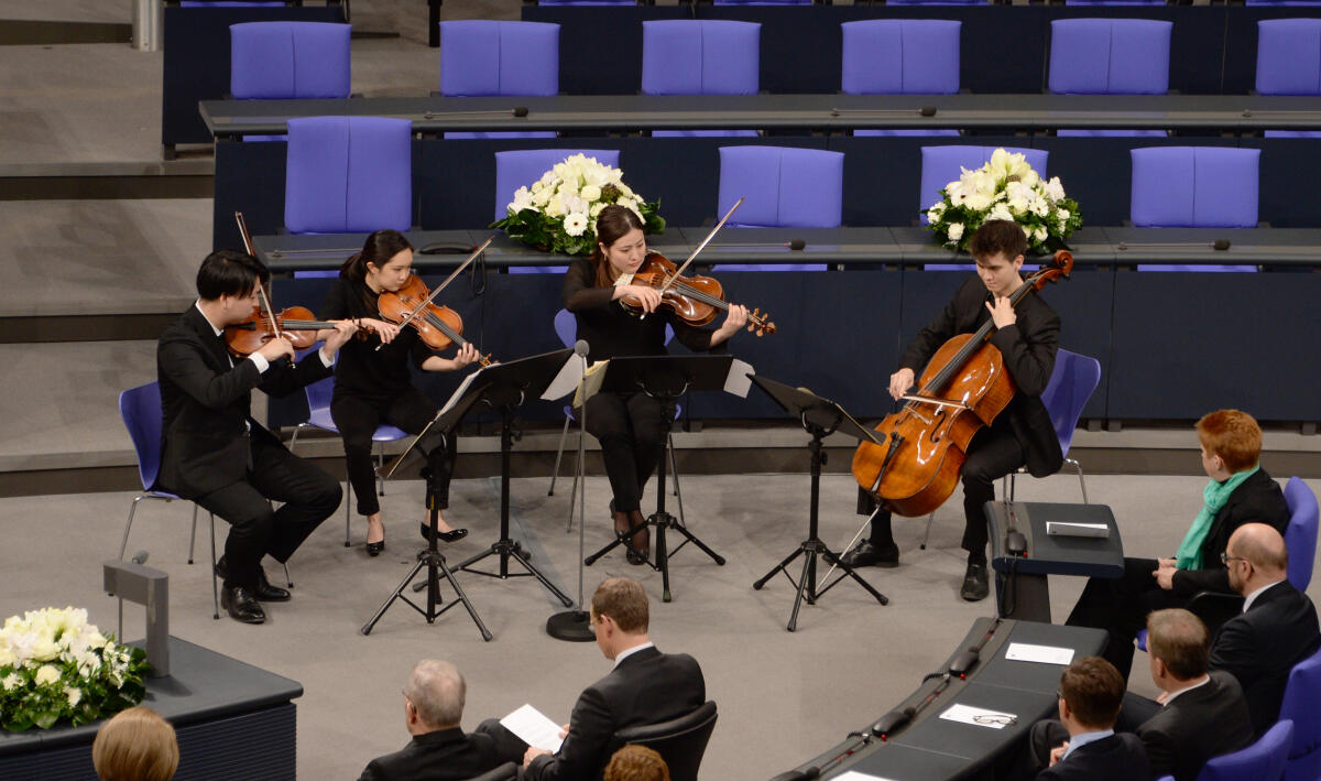  Staatsakt zu Ehren des früheren Bundestagspräsidenten Dr. Philipp Jenninger.; Ensemble der Kammermusikklasse des Artemis Quartetts