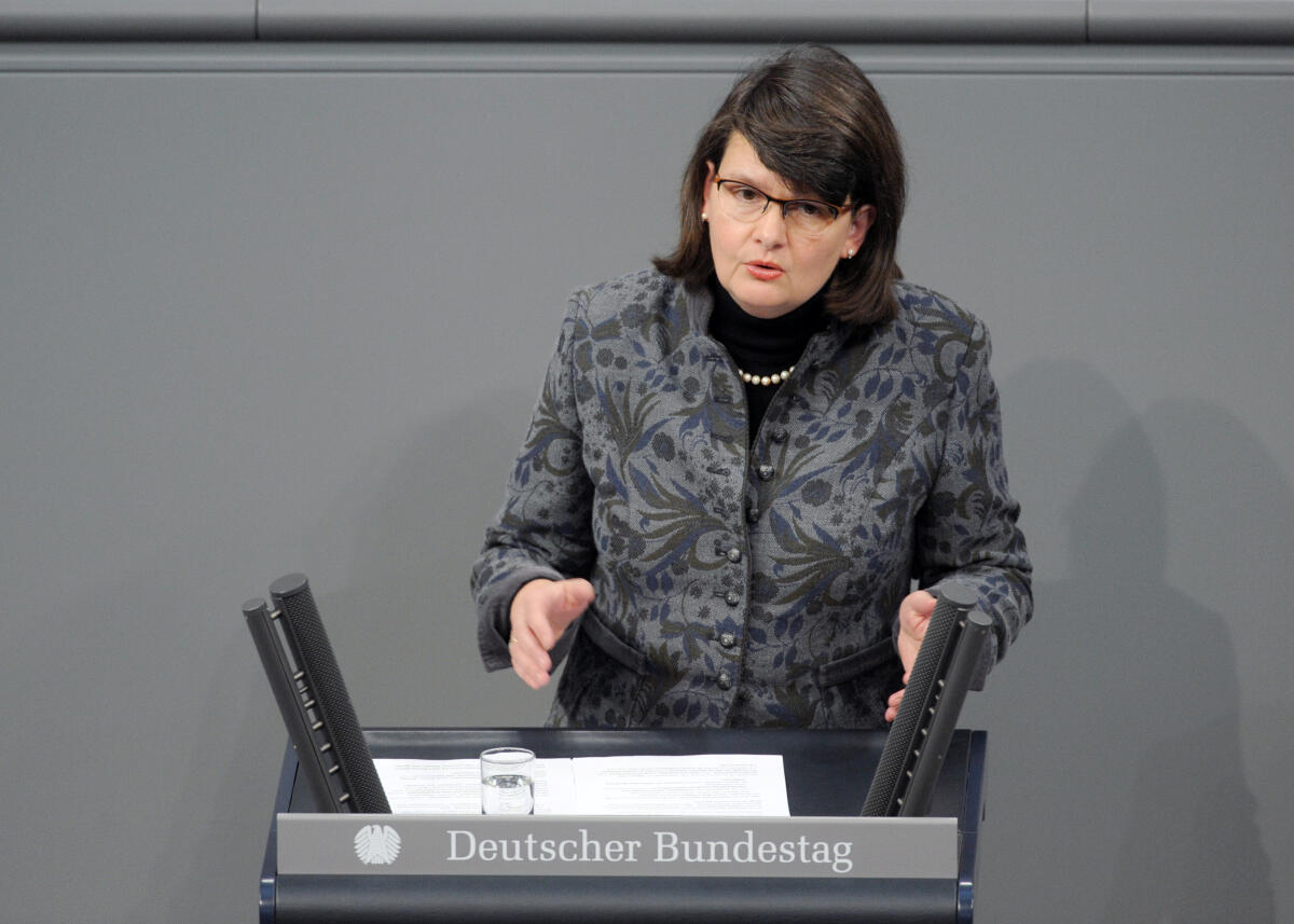 Flachsbarth, Maria Dr. Maria Flachsbarth, CDU/CSU, Bundestagsabgeordnete, Abgeordnete, Mitglied Deutscher Bundestag, MdB, Rede, 7. Sitzung, Top 8, Thema: Gesunde Ernährung.; Rednerpult.