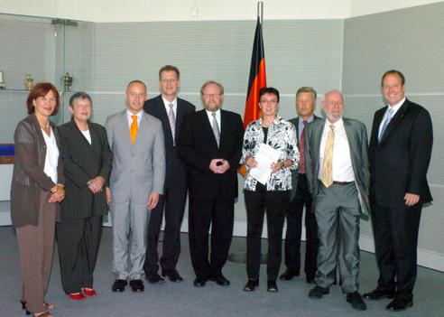 Hagedorn, Bettina; Weis, Petra; Kauch, Michael; Brauksiepe, Ralf; Thierse, Wolfgang; Klug, Astrid; Göppel, Josef; Weizsäcker, Ernst Ulrich von; Braun, Helge Reichstagsgebäude, Empfangsraum