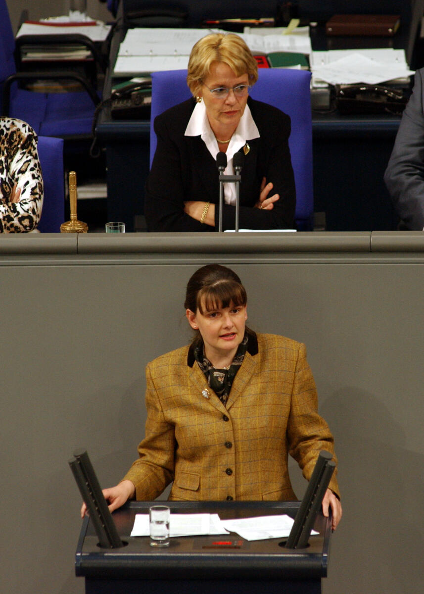 Dr. Maria Flachsbarth, CDU/CSU, MdB, Rede im Deutschen Bundestag.; Vorsitz: Bundestagsvizepräsidentin Dr. h.c. Susanne Kastner, SPD.; Bundestagsabgeordnete, Abgeordnete, REdenerpult, Vizepräsidentin, Plenum Flachsbarth, Maria; Kastner, Susanne Dr. Maria Flachsbarth, CDU/CSU, MdB, Rede im Deutschen Bundestag.; Vorsitz: Bundestagsvizepräsidentin Dr. h.c. Susanne Kastner, SPD.; Bundestagsabgeordnete, Abgeordnete, REdenerpult, Vizepräsidentin, Plenum