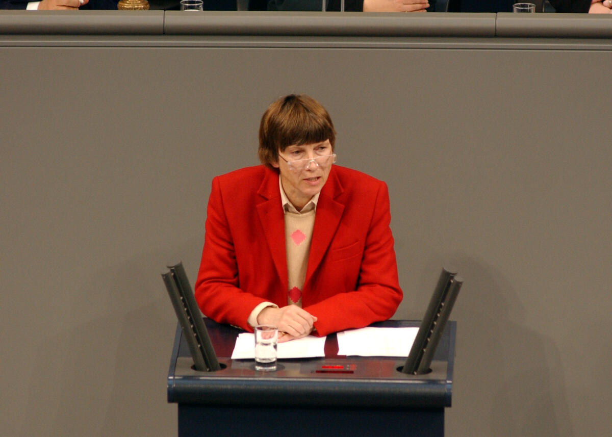 Christel Happach-Kasan, MdB, FDP, Rede im Deutschen Bundestag, Sitzung Nr. 29., TOP 9, Thema: EU-Agrarreform.; Bundestagsabgeordnete, Abgeordnete, Redenerpult, Plenum Happach-Kasan, Christel Christel Happach-Kasan, MdB, FDP, Rede im Deutschen Bundestag, Sitzung Nr. 29., TOP 9, Thema: EU-Agrarreform.; Bundestagsabgeordnete, Abgeordnete, Redenerpult, Plenum