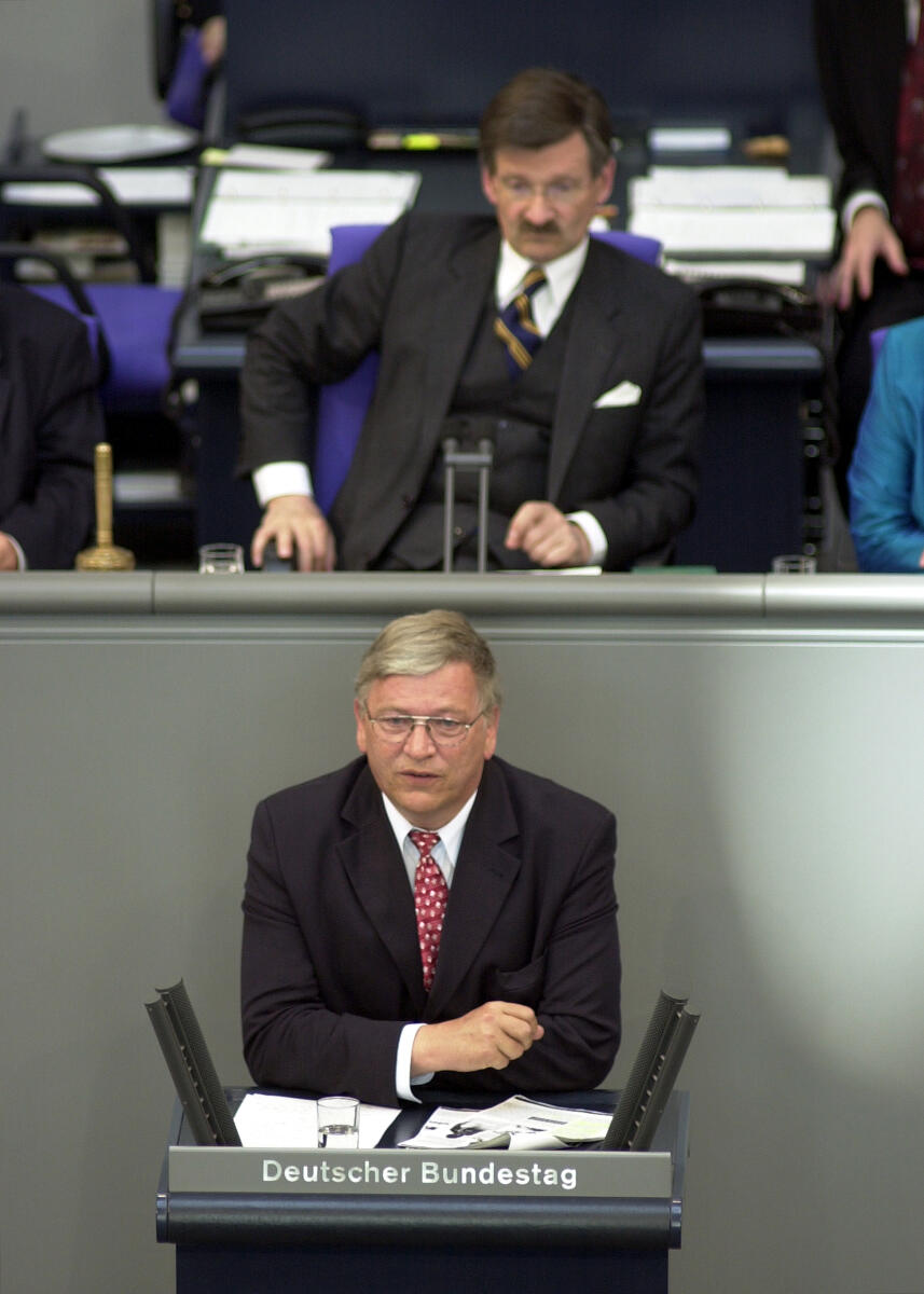 Peter Dressen, SPD, MdB, Rede im Deutschen Bundestag, Aktuelle Stunde.; Vorsitz: Dr. Hermann Otto Solms, FDP, Bundestagsvizepräsident.; Bundestagsabgeordneter, Abgeordneter, Rednerpult, Vizepräsident, Plenum, Aktuelle Stunde Dreßen, Peter; Solms, Hermann Otto Peter Dressen, SPD, MdB, Rede im Deutschen Bundestag, Aktuelle Stunde.; Vorsitz: Dr. Hermann Otto Solms, FDP, Bundestagsvizepräsident.; Bundestagsabgeordneter, Abgeordneter, Rednerpult, Vizepräsident, Plenum, Aktuelle Stunde