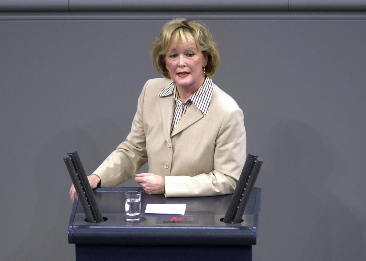 Gudrun Kopp, FPD, MdB, Rede im Deutschen Bundestag, 22. Bundestagssitzung,; TOP 3, Mittelstandsoffensive.; Bundestagsabgeordnete, Abgeordnete, Rednerpult, Plenum Kopp, Gudrun Gudrun Kopp, FPD, MdB, Rede im Deutschen Bundestag, 22. Bundestagssitzung,; TOP 3, Mittelstandsoffensive.; Bundestagsabgeordnete, Abgeordnete, Rednerpult, Plenum