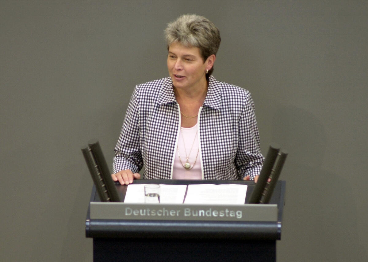Marita Sehn, FDP, MdB, Rede im Deutschen Bundestag, 48. Bundestagssitzung.; Bundestagsabgeordnete, Abgeordnete, Rednerpult, Plenum Sehn, Marita Marita Sehn, FDP, MdB, Rede im Deutschen Bundestag, 48. Bundestagssitzung.; Bundestagsabgeordnete, Abgeordnete, Rednerpult, Plenum