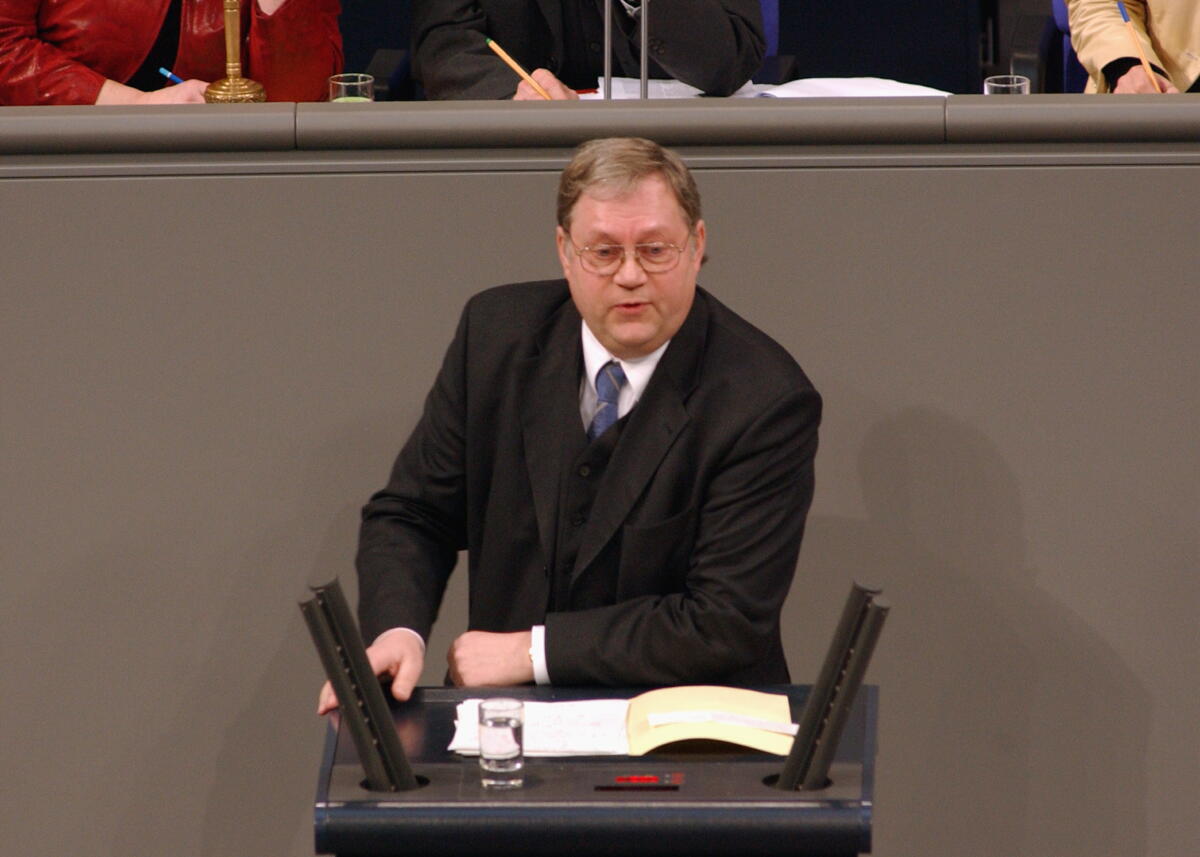Fromme, Jochen-Konrad Jochen-Konrad Fromme, CDU/CSU,  MdB, Rede im Deutschen Bundestag.; Bundestagsabgeordneter, Abgeordneter, Rednerpult, Plenum