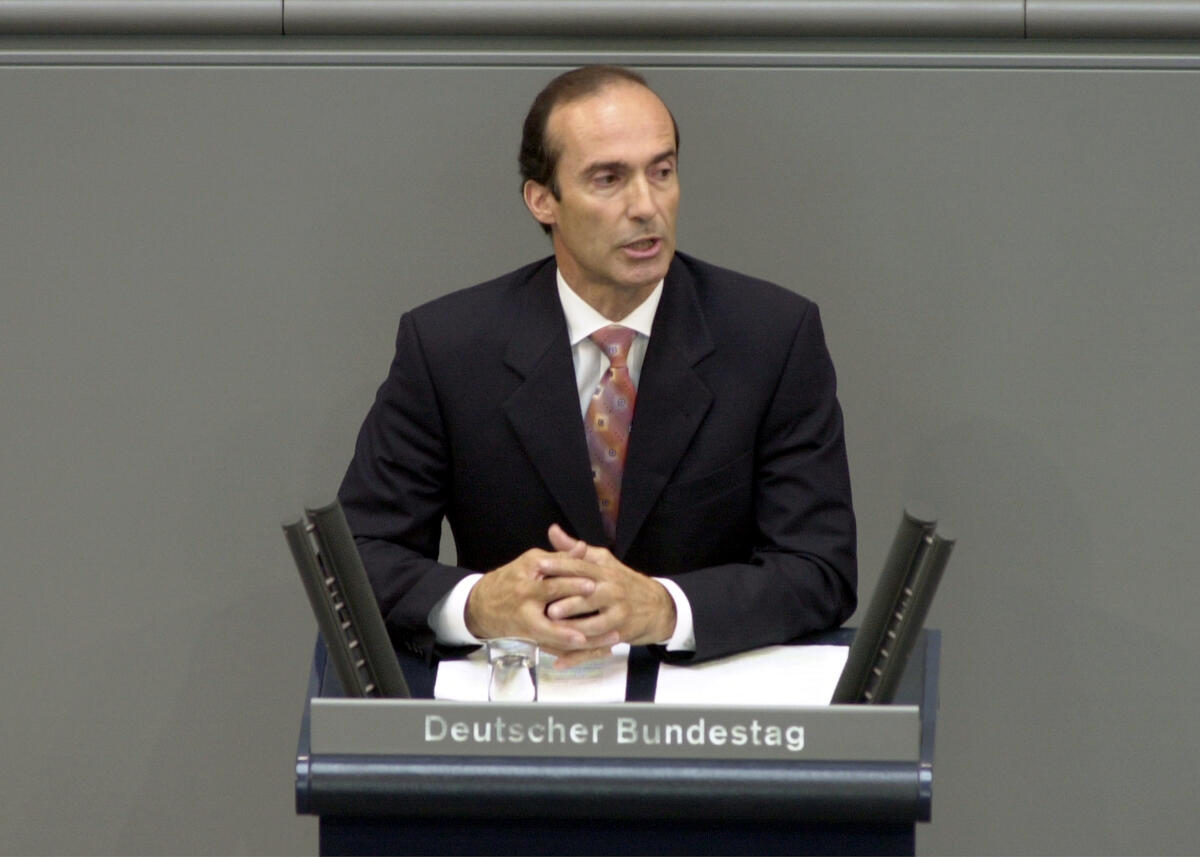 Gienger, Eberhard Eberhard Gienger, CDU/CSU, MdB, Rede im Deutschen Bundestag, Plenarsitzung Nr.53.; Bundestagsabgeordneter, Abgeordneter, Rednerpult, Plenum