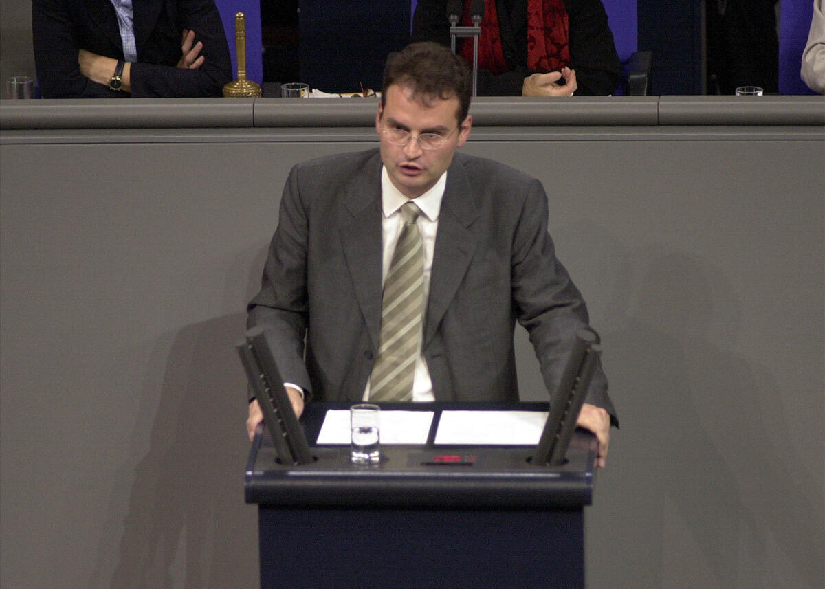 Dr. Günter Krings, CDU/CSU, MdB, 10. Bundestagssitzung, TOP 8, Urheberrecht. Bundestagsabgeordneter, Abgeordneter, Rednerpult, Plenum Krings, Günter Dr. Günter Krings, CDU/CSU, MdB, 10. Bundestagssitzung, TOP 8, Urheberrecht. Bundestagsabgeordneter, Abgeordneter, Rednerpult, Plenum
