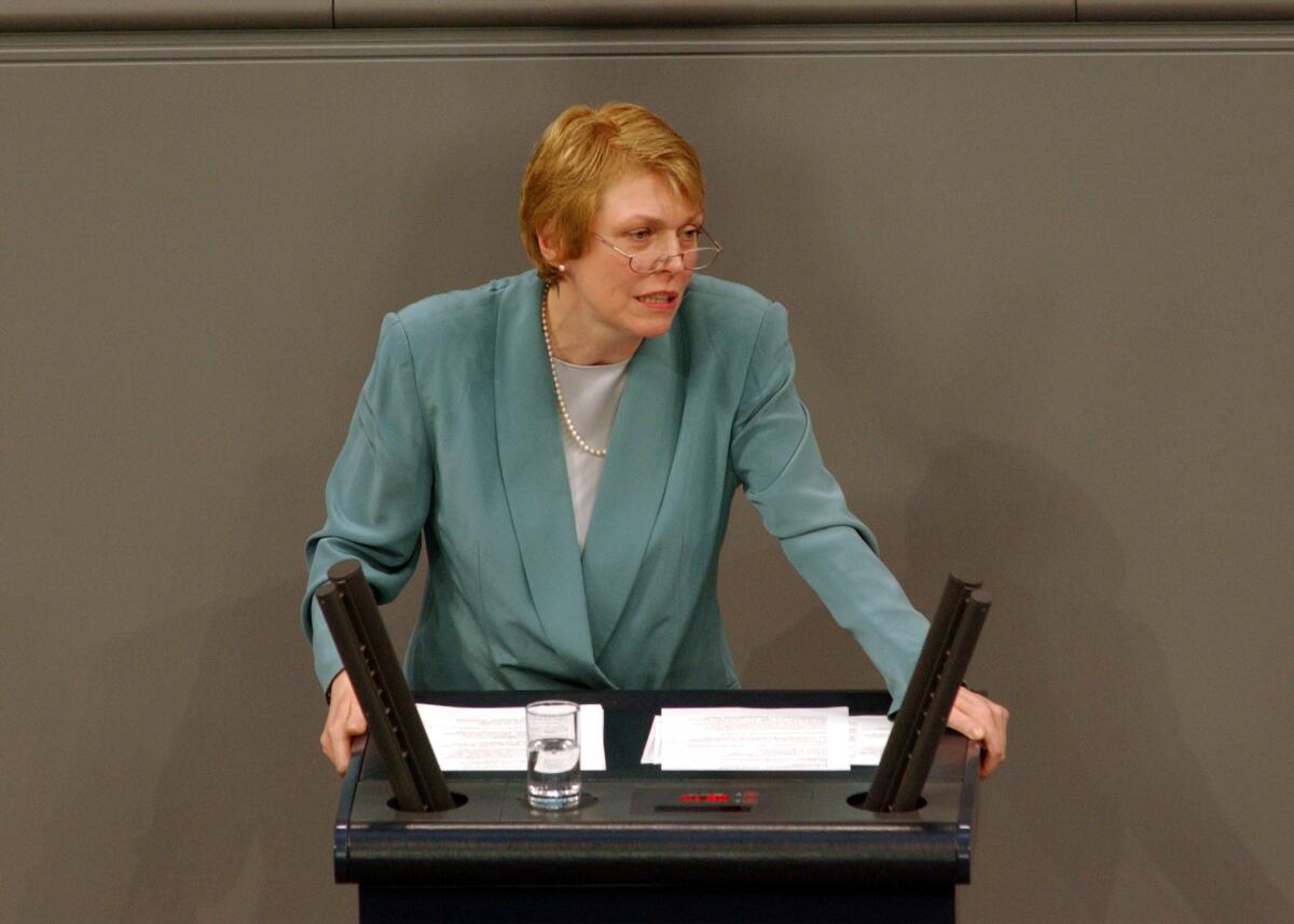 Doris Barnett, SPD, MdB, Rede im Deutschen Bundestag.; Bundestagsabgeordnete, Abgeordnete, Rednerpult, Plenum Barnett, Doris Doris Barnett, SPD, MdB, Rede im Deutschen Bundestag.; Bundestagsabgeordnete, Abgeordnete, Rednerpult, Plenum