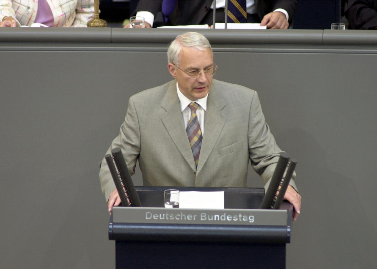 Günter Baumann, CDU/CSU, MdB, Rede im Deutschen Bundestag, 48. Bundestagssitzung.; Bundestagsabgeordneter, abgeordneter, Rednerpult, Plenum Baumann, Günter Günter Baumann, CDU/CSU, MdB, Rede im Deutschen Bundestag, 48. Bundestagssitzung.; Bundestagsabgeordneter, abgeordneter, Rednerpult, Plenum