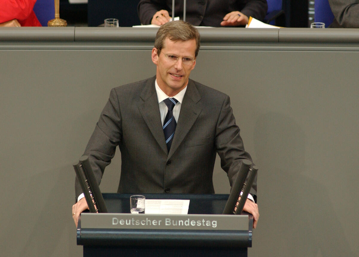 Clemens Binninger, CDU/CSU, MdB, Rede im Deutschen Bundestag, 46. Bundestagssitzung.; Bundestagsabgeordneter, Abgeordneter, Rednerpult, Plenum Binninger, Clemens Clemens Binninger, CDU/CSU, MdB, Rede im Deutschen Bundestag, 46. Bundestagssitzung.; Bundestagsabgeordneter, Abgeordneter, Rednerpult, Plenum