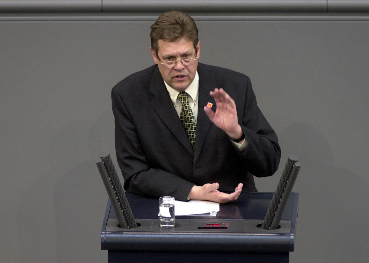 Willi Brase, SPD, MdB, Rede im Deutschen Bundestag, 37. Bundestagssitzung.; Bundestagsabgeordneter, Abgeordneter, Rednerpult, Plenum Brase, Willi Willi Brase, SPD, MdB, Rede im Deutschen Bundestag, 37. Bundestagssitzung.; Bundestagsabgeordneter, Abgeordneter, Rednerpult, Plenum